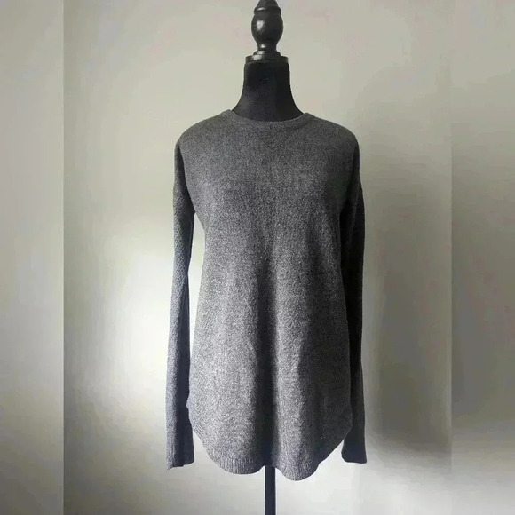 Sweet Romeo Gray Woven Long Sleeve Crew Neck Blouse - Picture 2 of 6